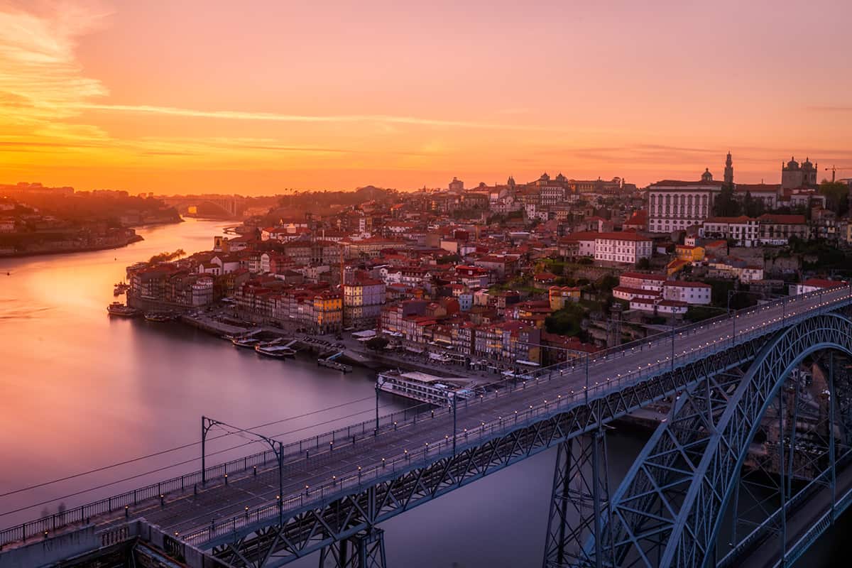 Cidade do Porto, uma das maiores cidades em Portugal